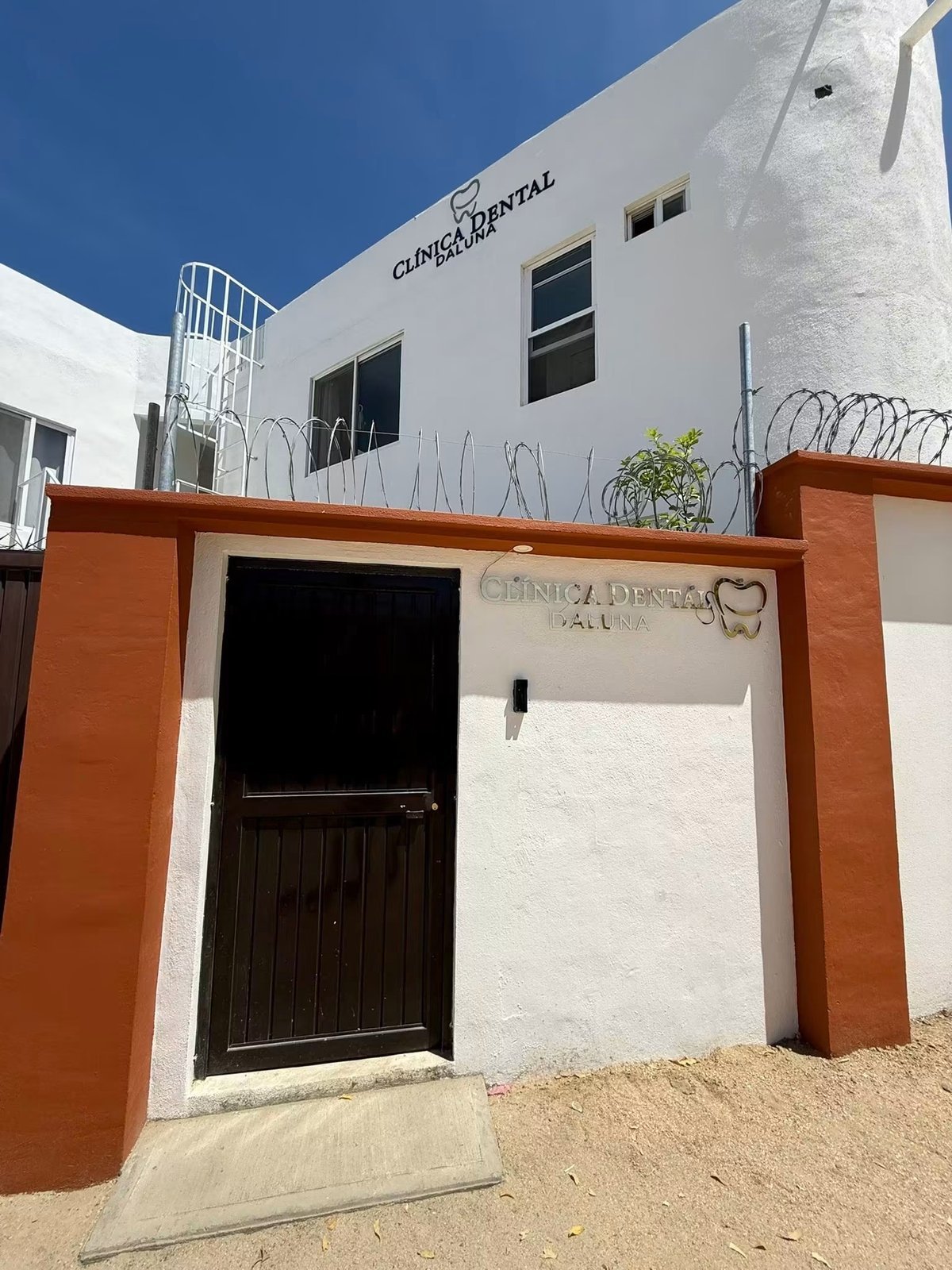 Fachada de Clínica Dental Daluna en San José del Cabo